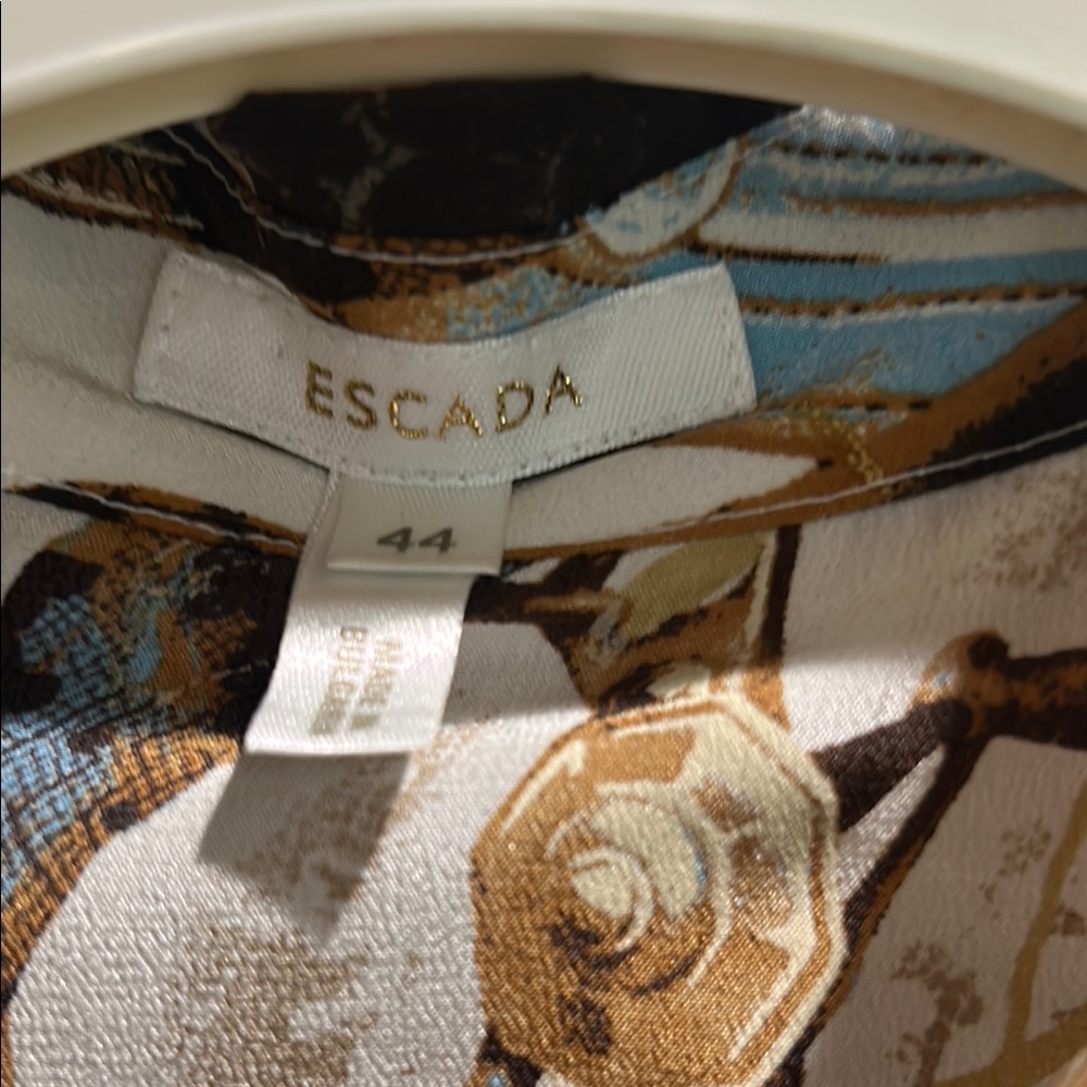 Escada Multicolor Abstract button down blouse with ruffle details. Size 44/L - Picture 2 of 10
